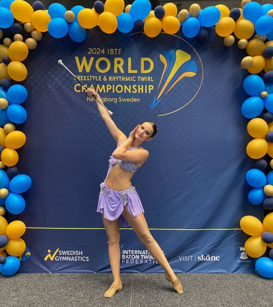 Twirlerin Lea bei World Championship Schweden 2024